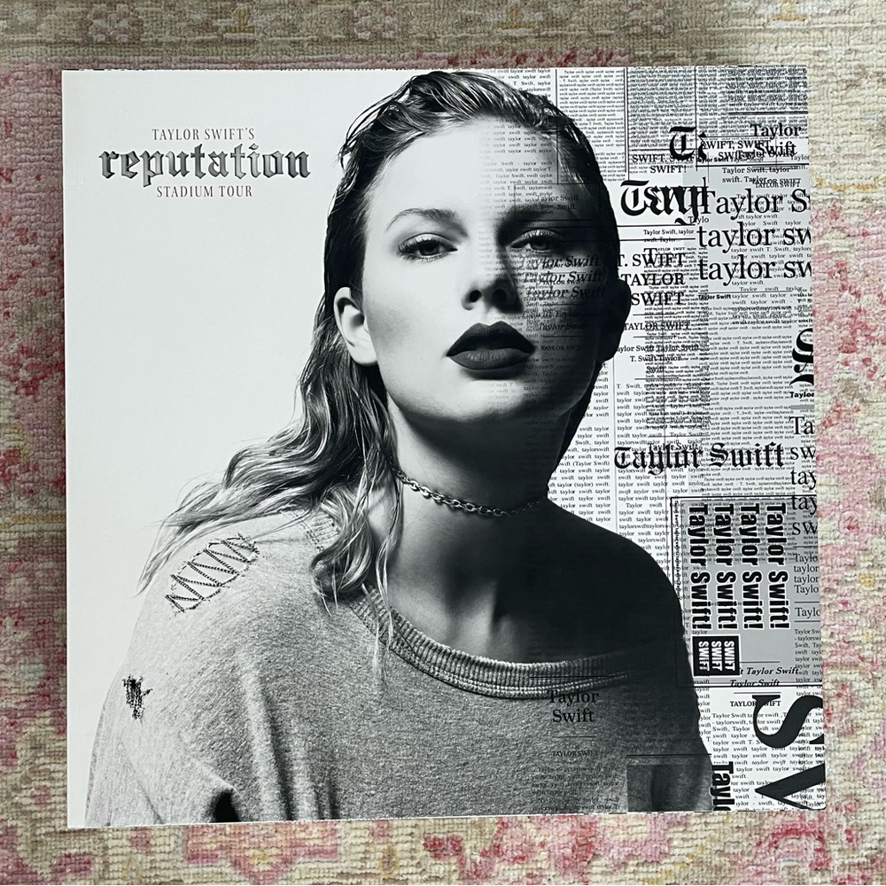 taylor swift reputation vip box complete